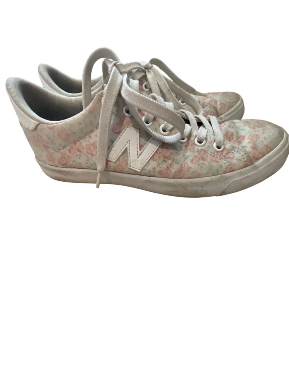 New Balance Women's White and Pink Floral Lace-Up Sneakers